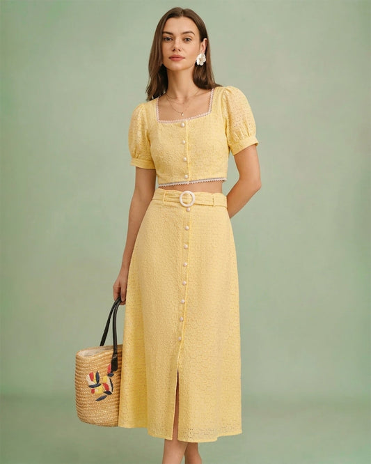 Falda Midi con Bordado Amarillo y Botón