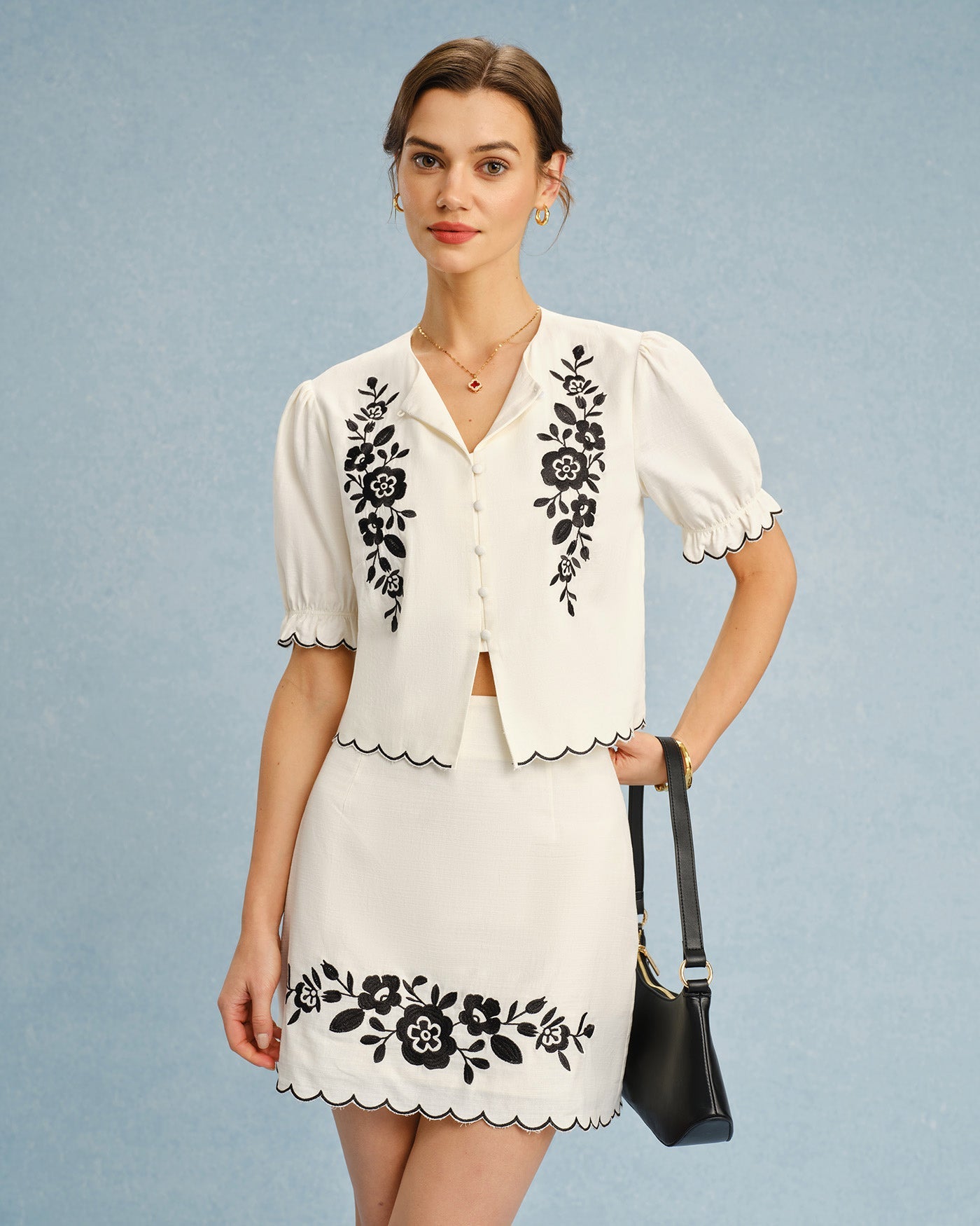Falda Mini de Bordado Beige con Contraste