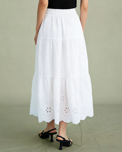 Falda Midi Texturizada Blanca con Flores