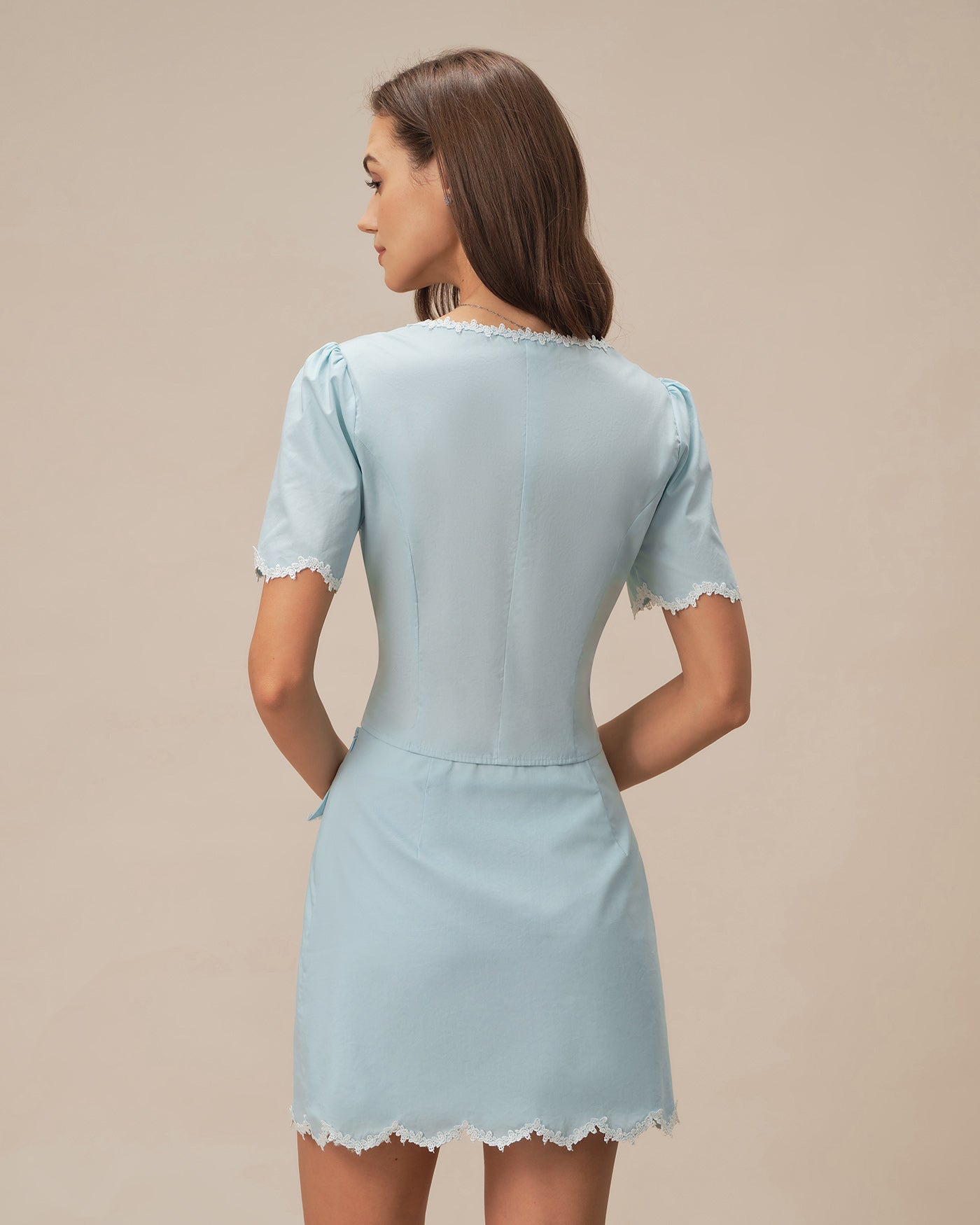 Falda Mini de Botón con Encaje en Color Azul Claro