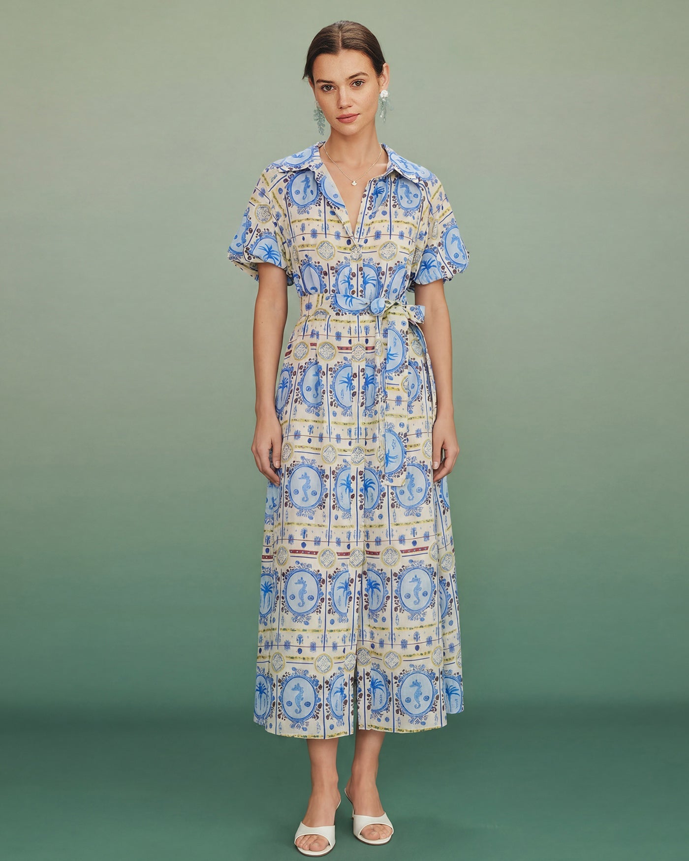 Vestido Midi Túnica con Cuello Floral