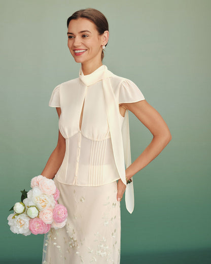 Blusa de Chifón con Cuello Alto y Botones en Albaricoque