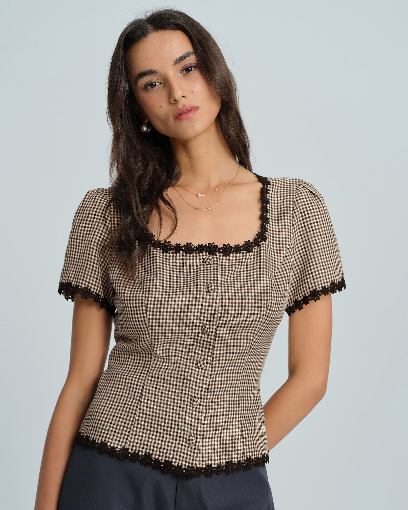 Blusa de Cuello Cuadrado a Cuadros Color Café