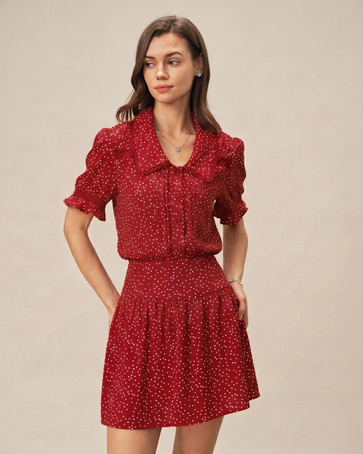 Blusa de Cuello de Lunares con Mangas Abullonadas Rojas