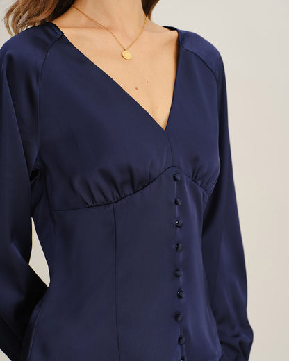 Blusa de Satén Azul Marino con Cuello en V y Fruncidos