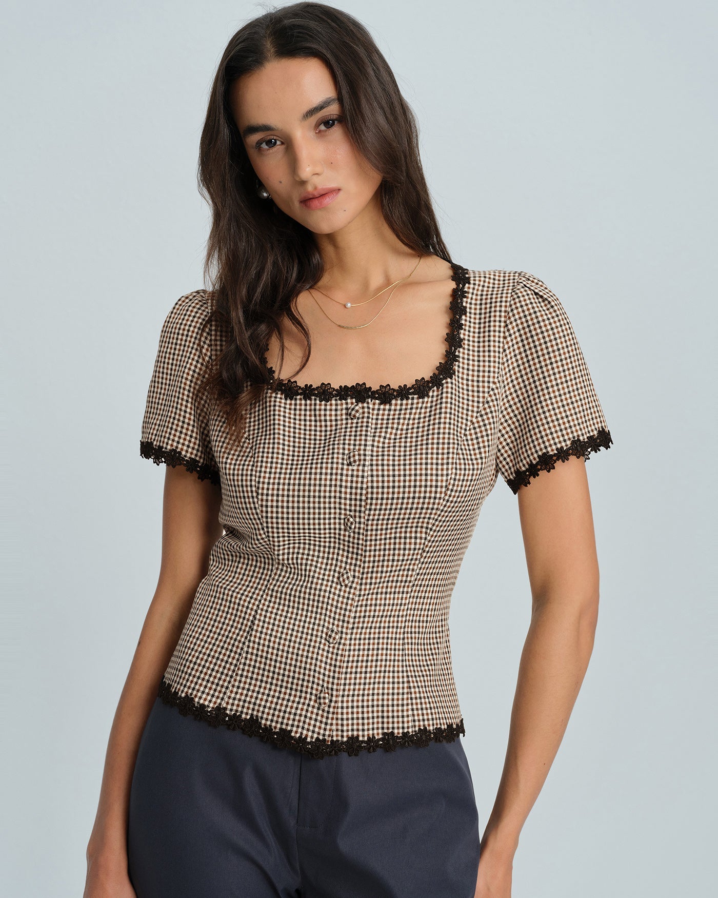 Blusa de Cuello Cuadrado a Cuadros Color Café