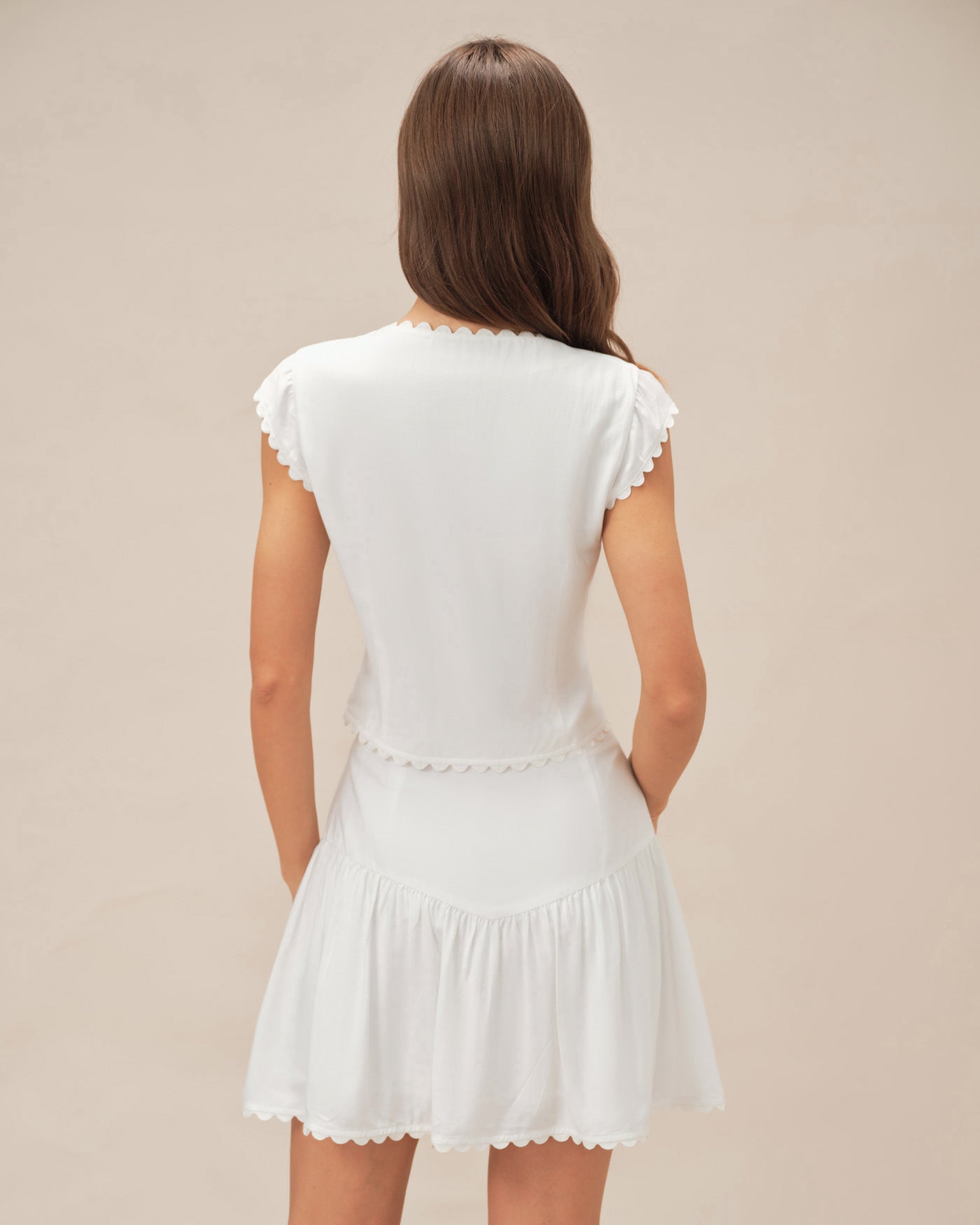Blusa Blanca de Manga Corta con Botones