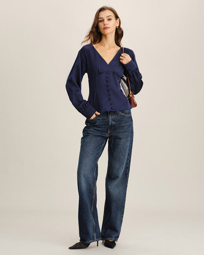 Blusa de Satén Azul Marino con Cuello en V y Fruncidos