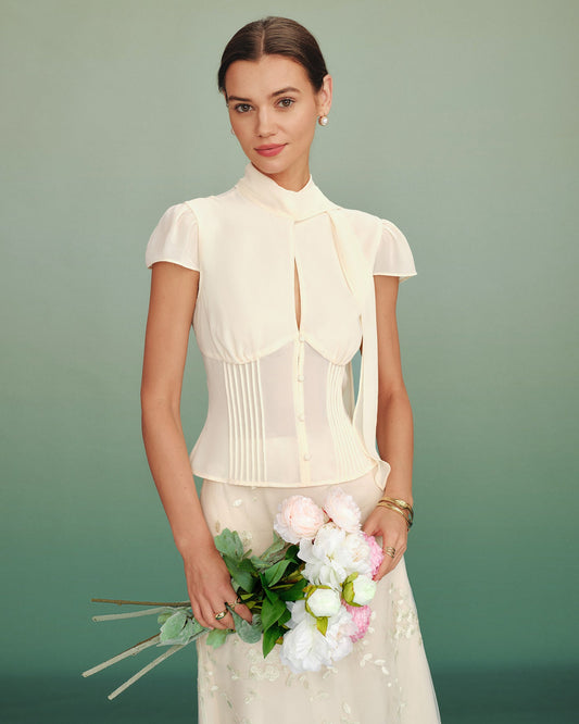 Blusa de Chifón con Cuello Alto y Botones en Albaricoque