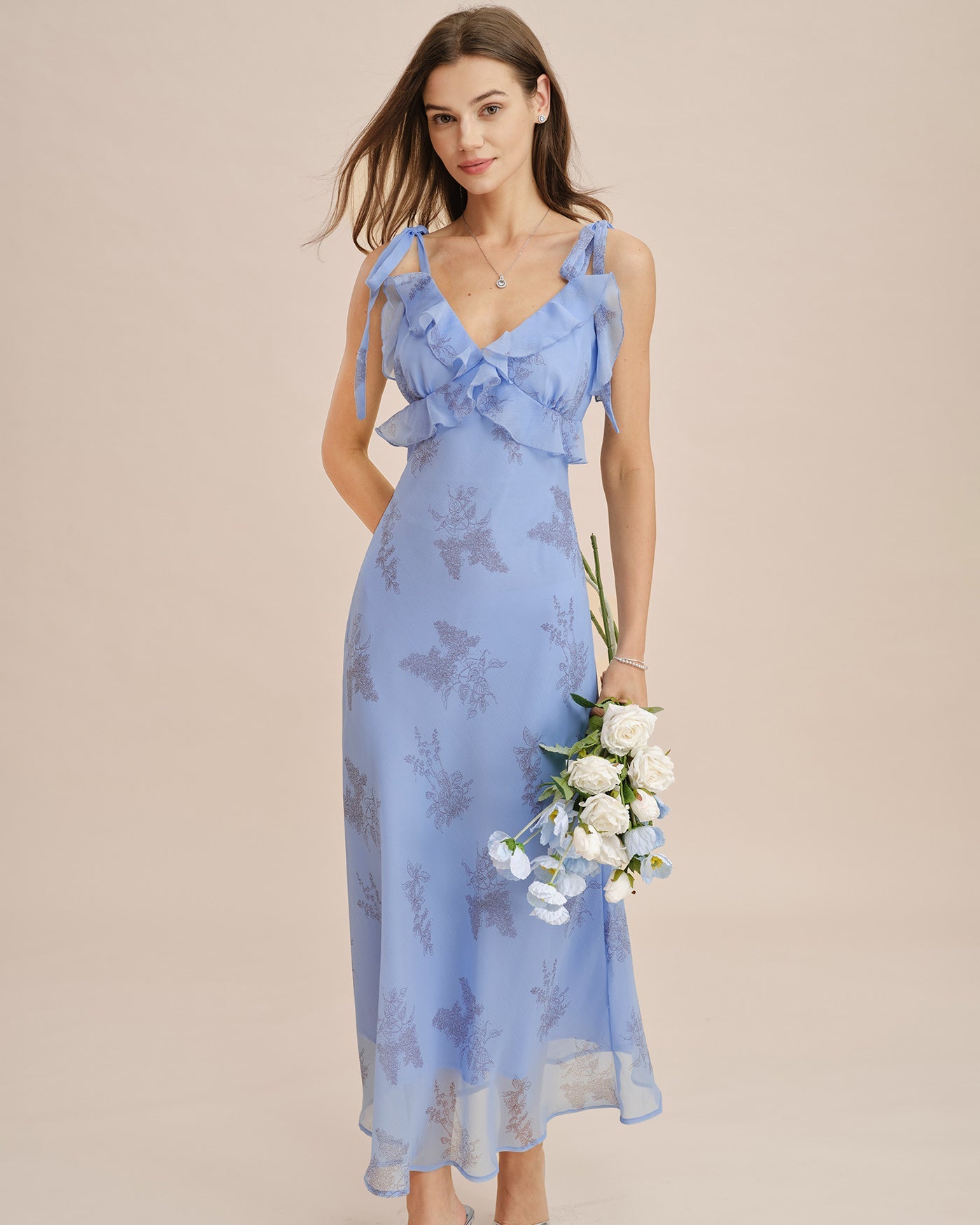 Vestido Maxi con Volantes y Tirantes de Flores Azules