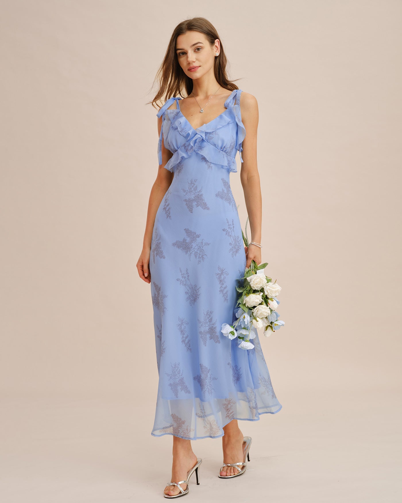 Vestido Maxi con Volantes y Tirantes de Flores Azules