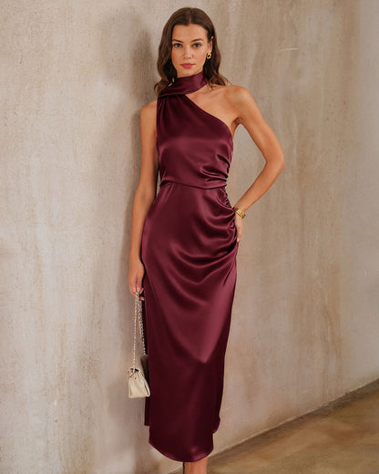 Vestido Maxi de Satén Rojo Vino de Un Hombro