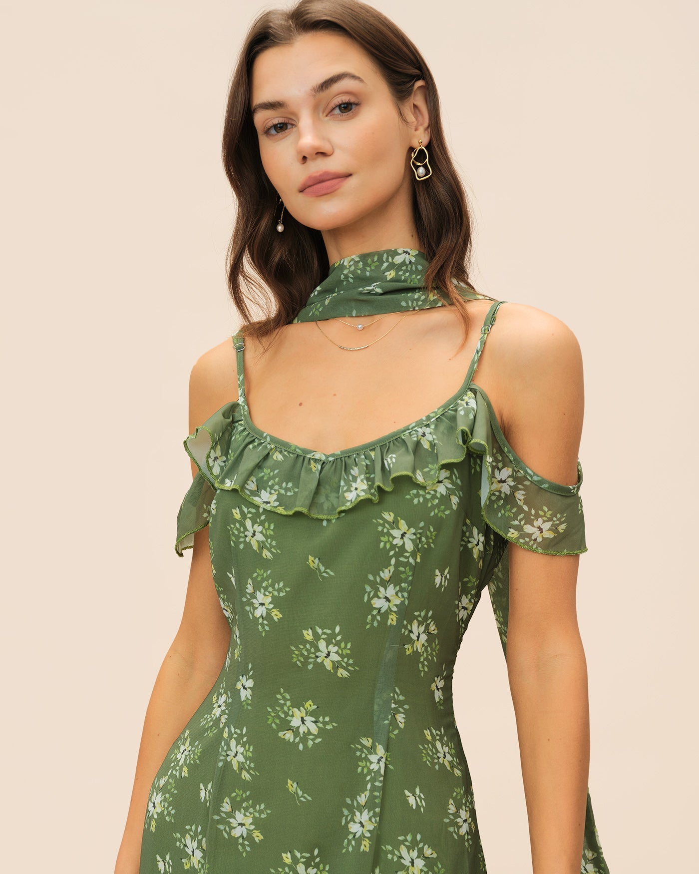 Vestido Maxi Floral con Volantes y Escote en V Verde