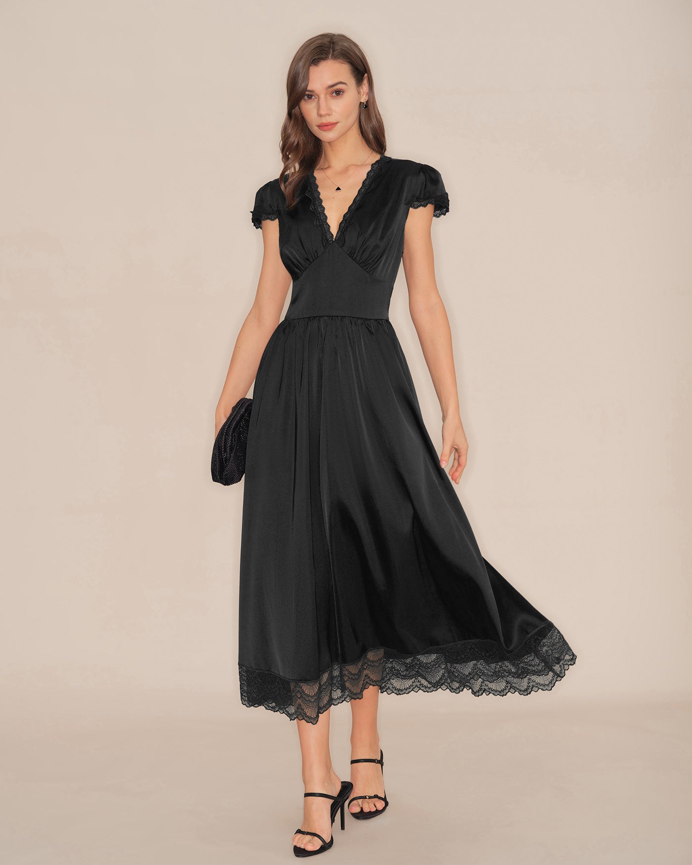 Vestido Maxi Negro con Escote en V y Mangas Abullonadas