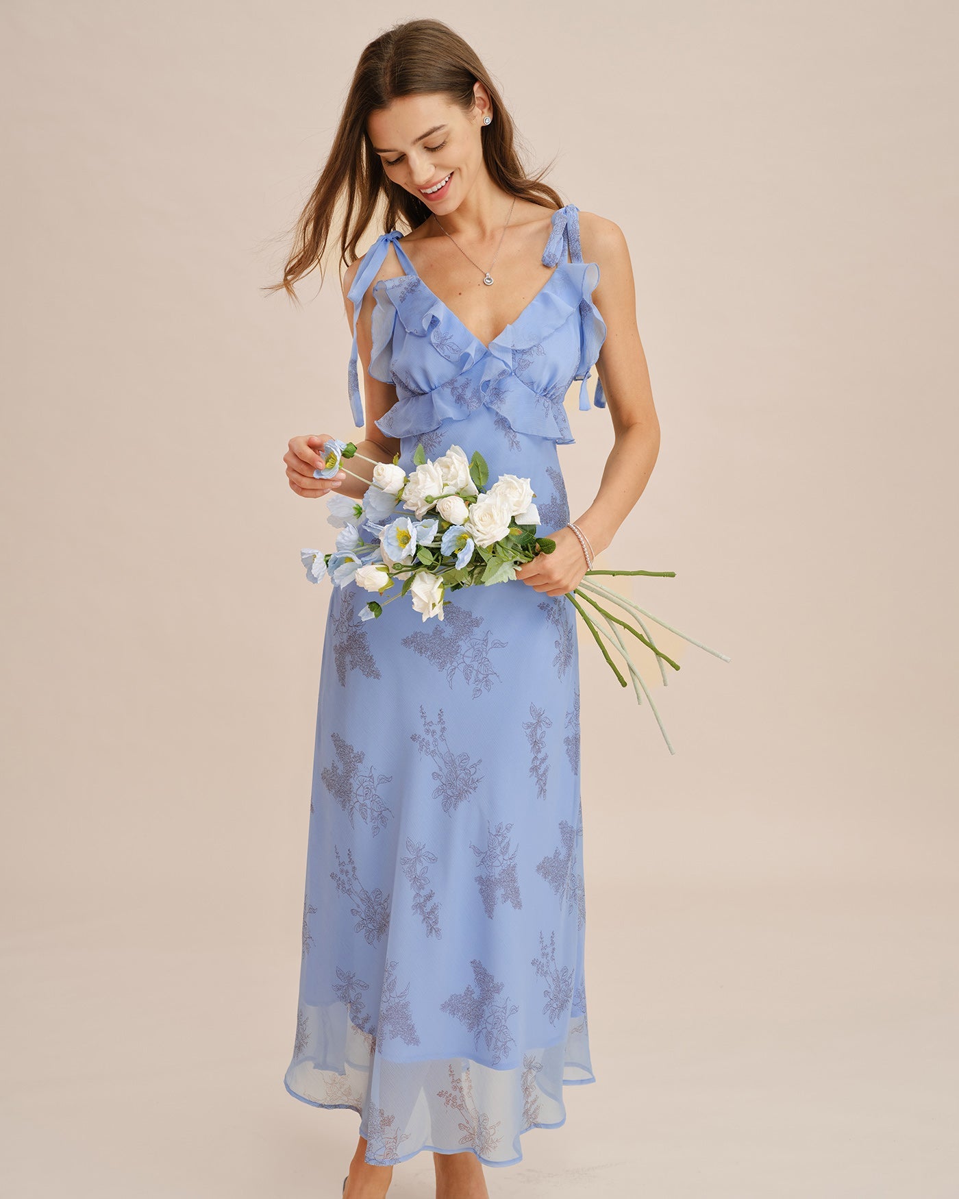 Vestido Maxi con Volantes y Tirantes de Flores Azules