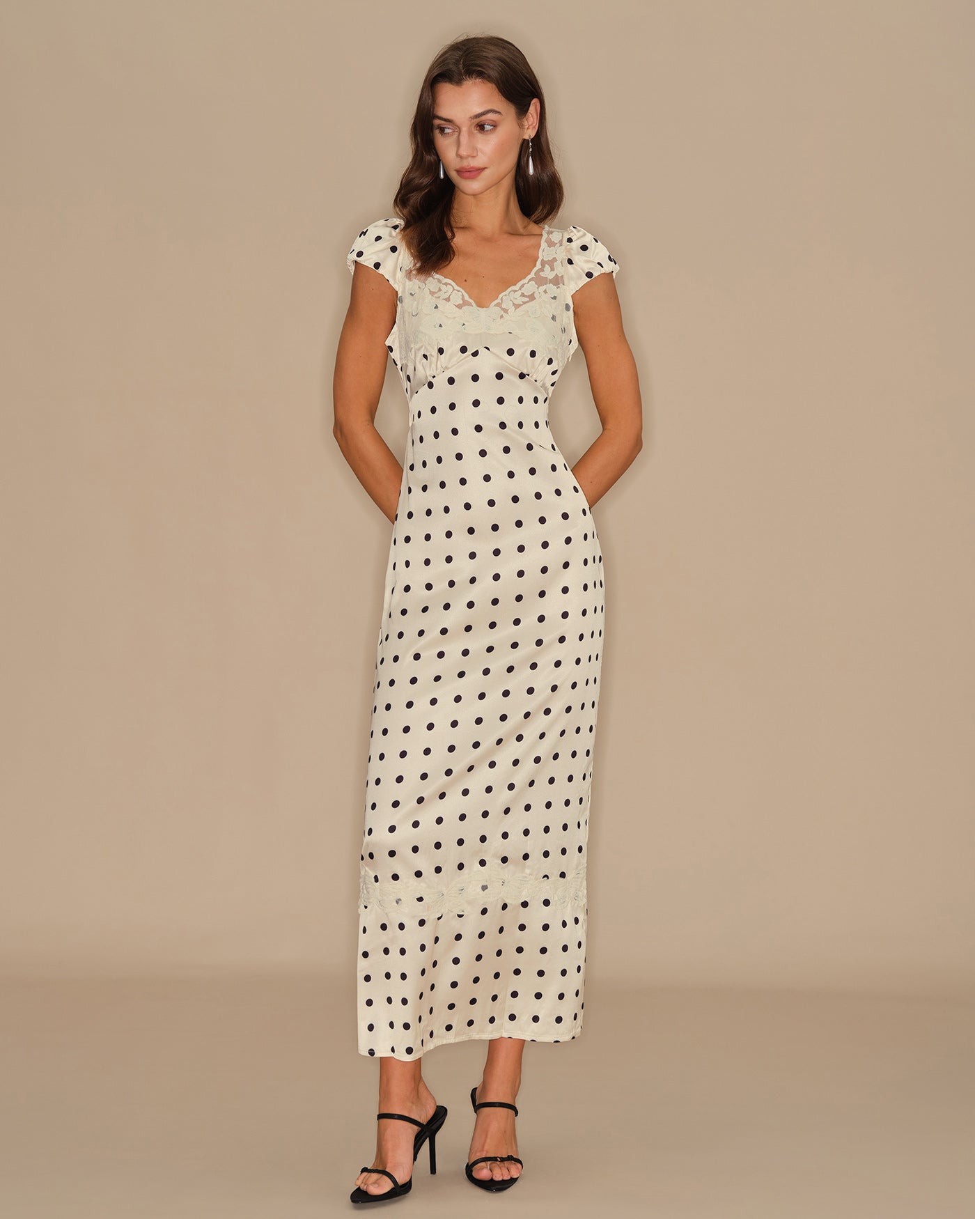 Vestido Maxi de Encaje con Lunares de Albaricoque