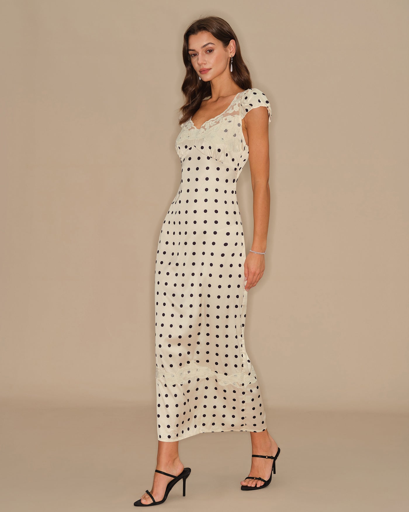 Vestido Maxi de Encaje con Lunares de Albaricoque