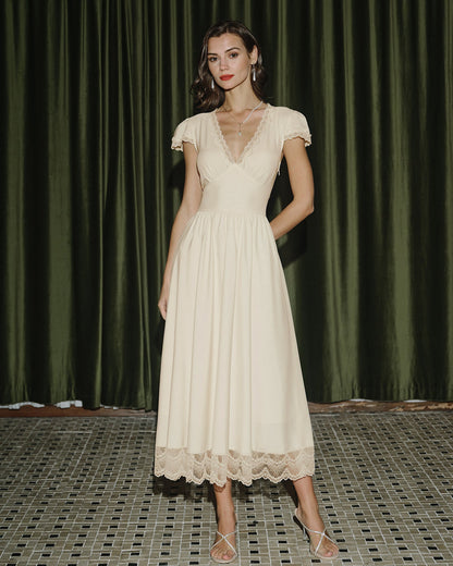 Vestido Maxi de Encaje con Escote en V Color Albaricoque