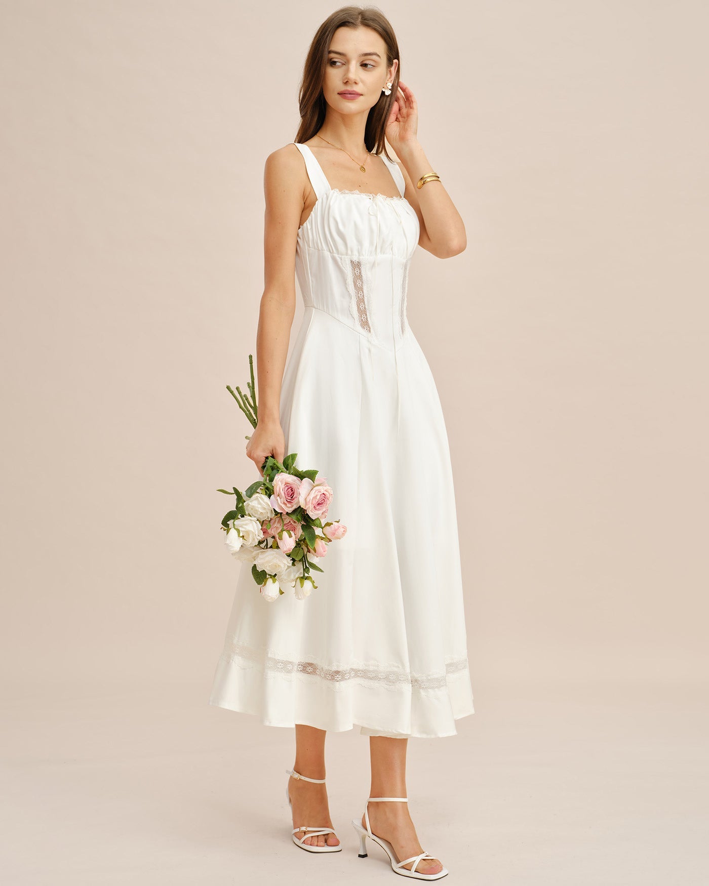 Vestido Maxi de Encaje Blanco con Apliques