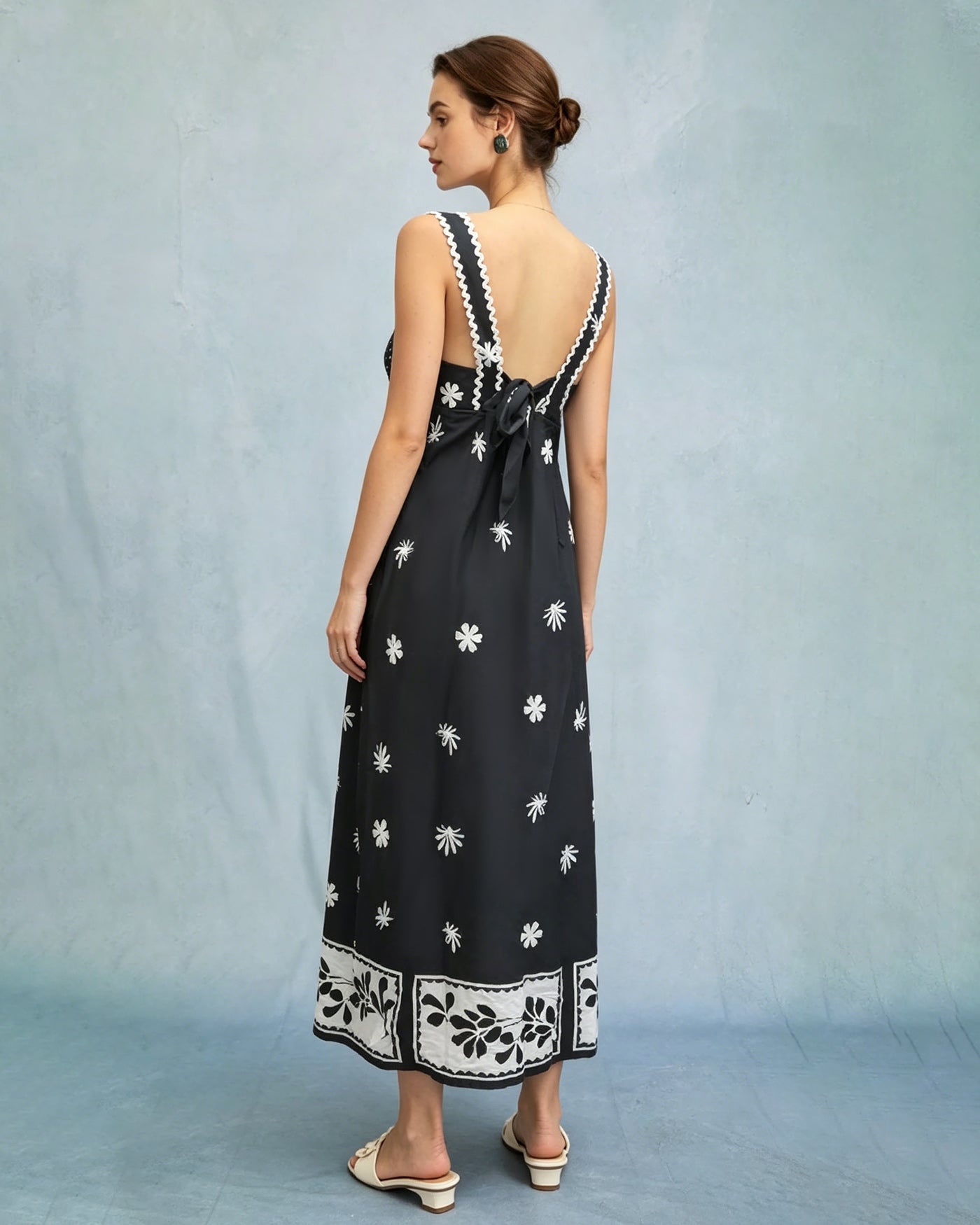 Vestido Maxi de Tirantes con Estampado Floral Negro
