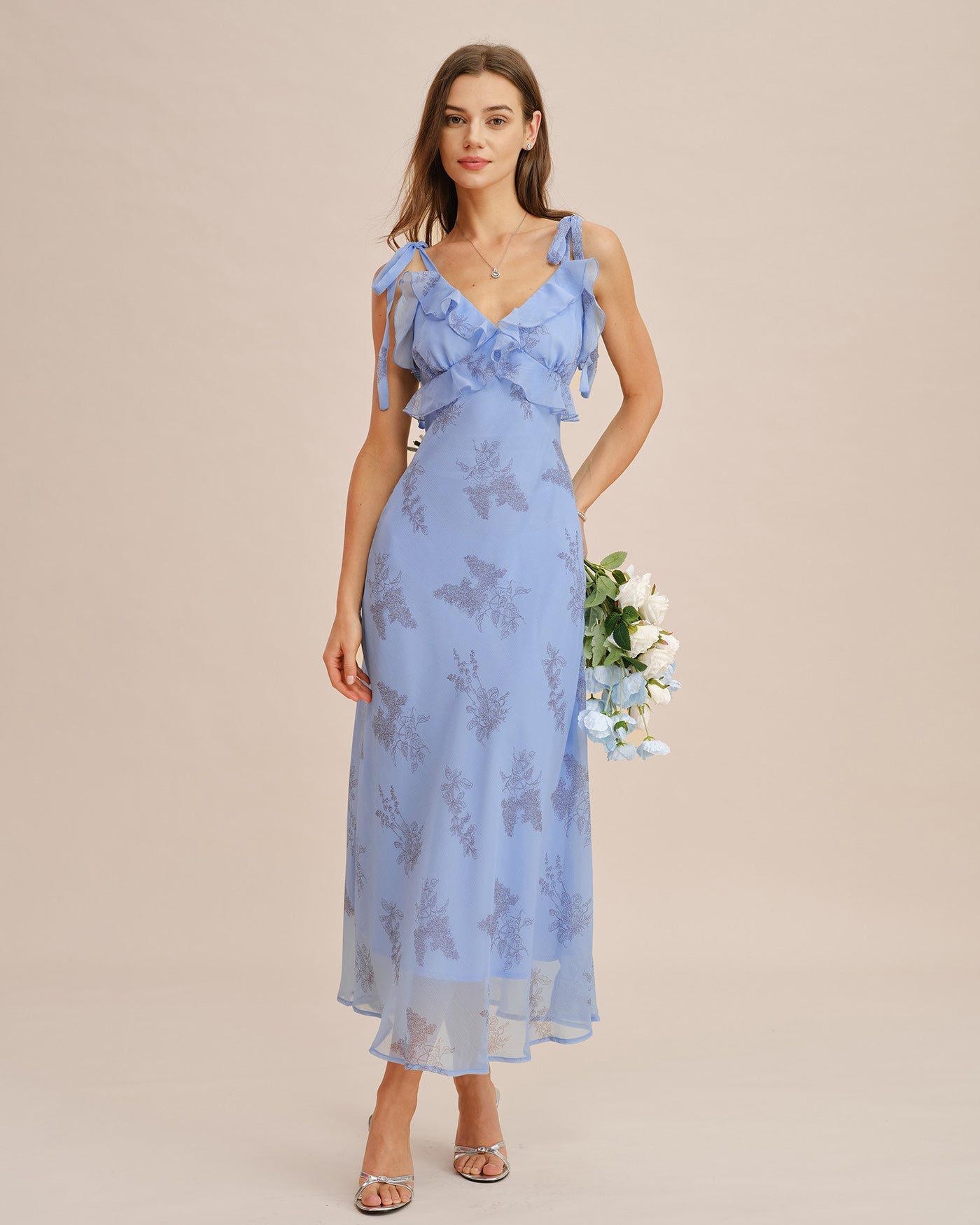 Vestido Maxi con Volantes y Tirantes de Flores Azules