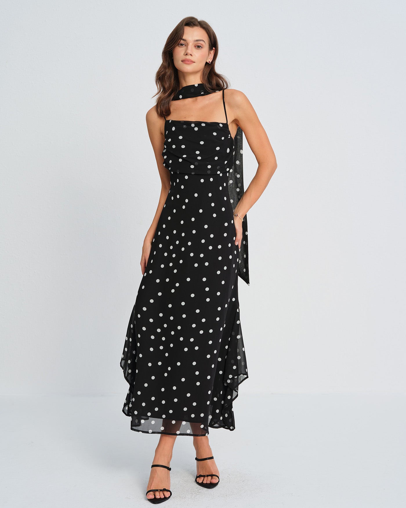 Vestido Maxi Sin Mangas con Lunares Negros