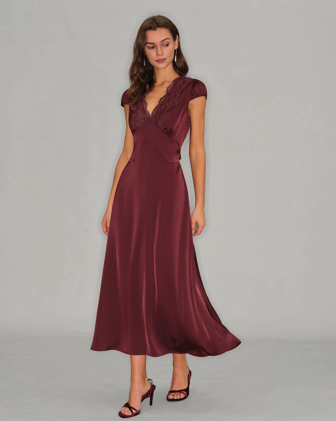 Vestido Maxi de Encaje V en Color Rojo Vino