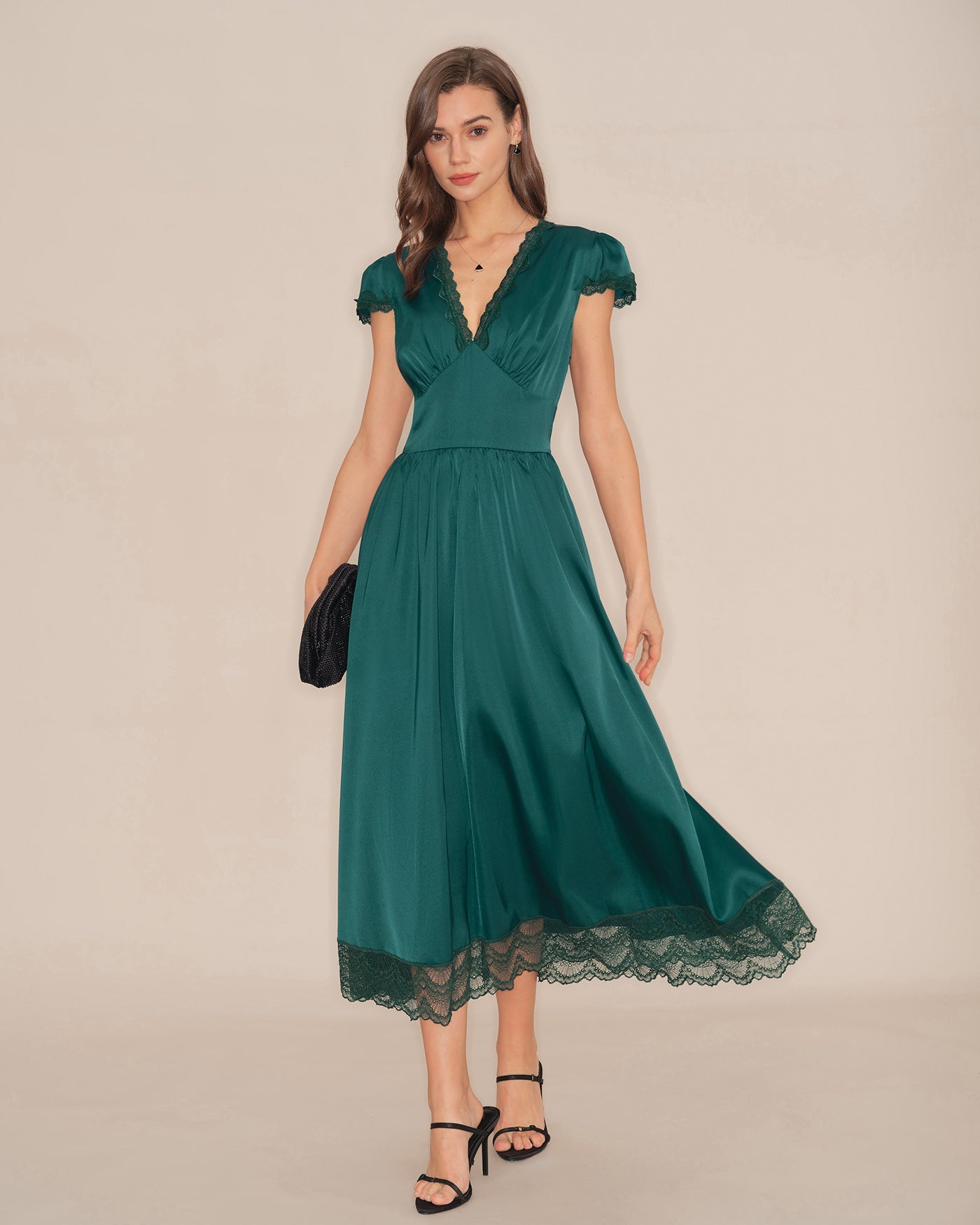 Vestido Maxi de Encaje Verde con Escote en V