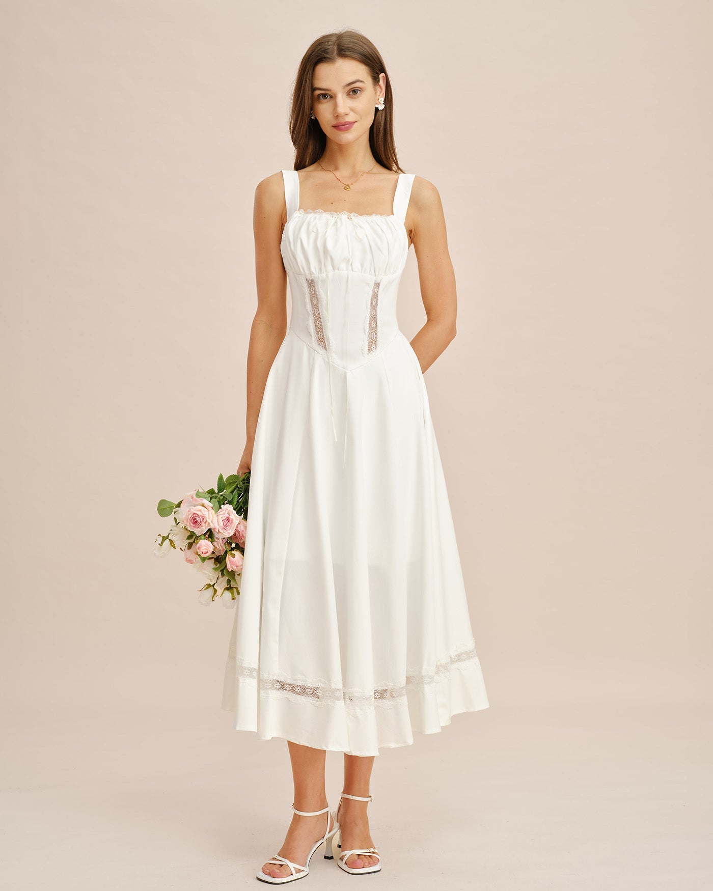 Vestido Maxi de Encaje Blanco con Apliques