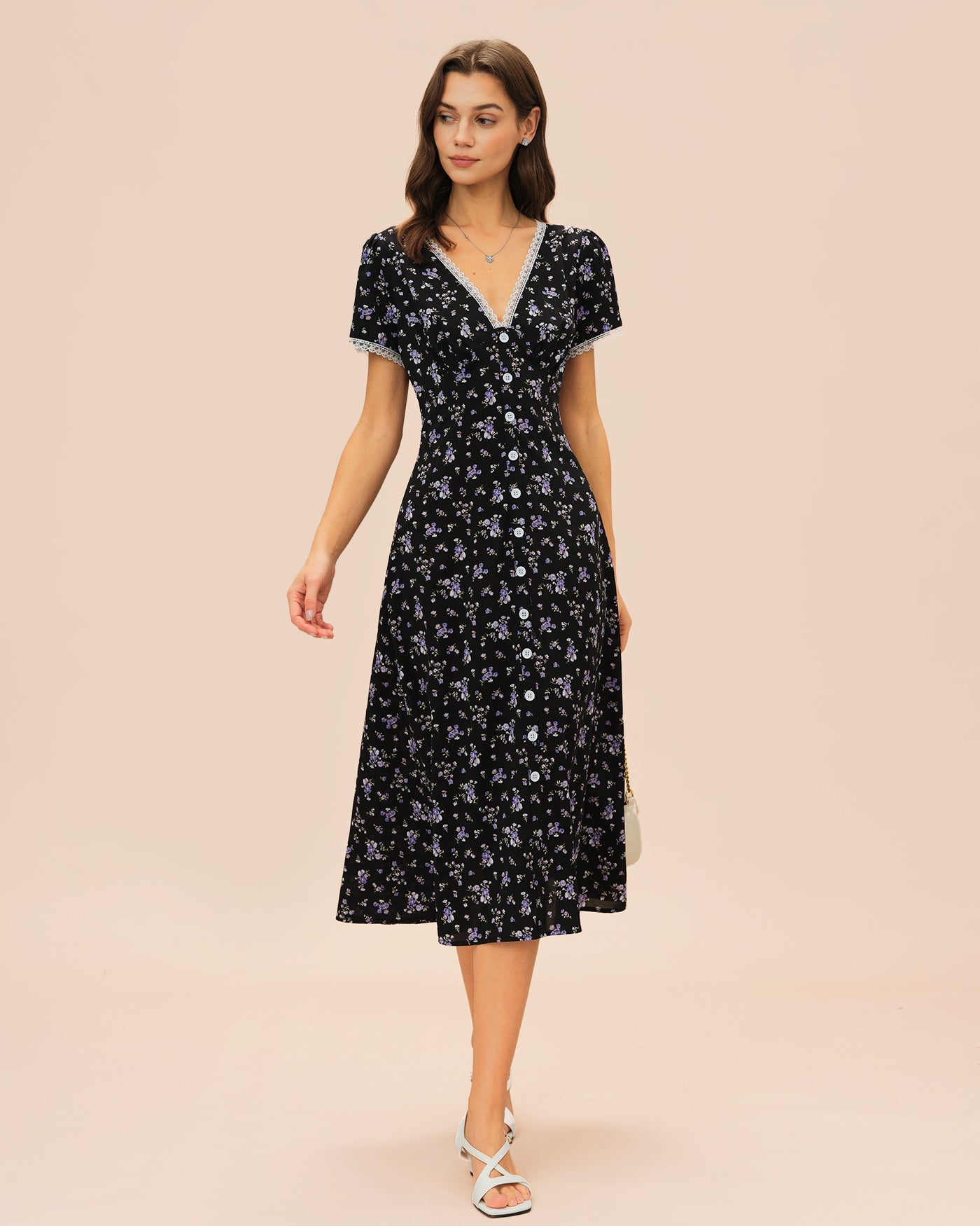 Vestido Midi Floral de Encaje Negro con Escote en V