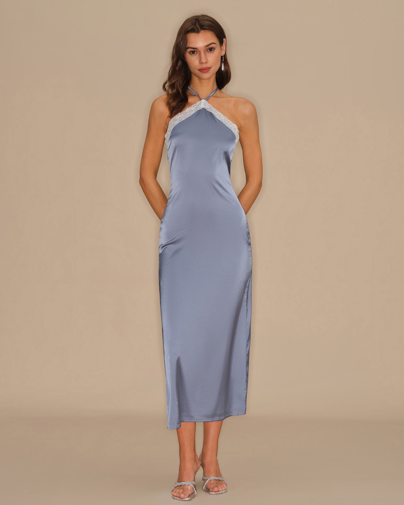 Vestido Midi de Encaje con Halter Azul