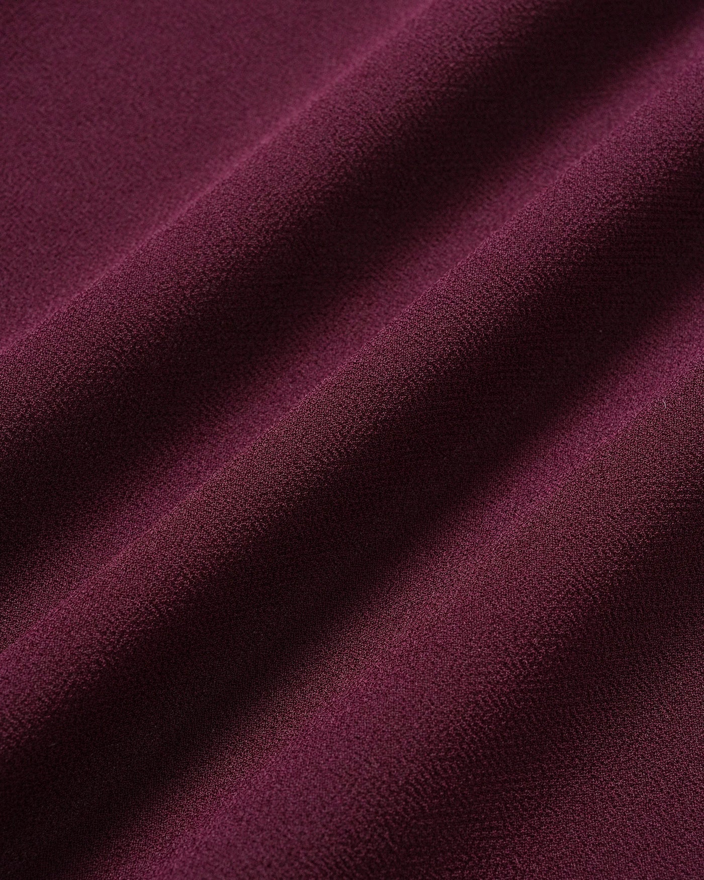 Vestido Midi Sin Espalda con Cuello Barco Color Rojo Vino