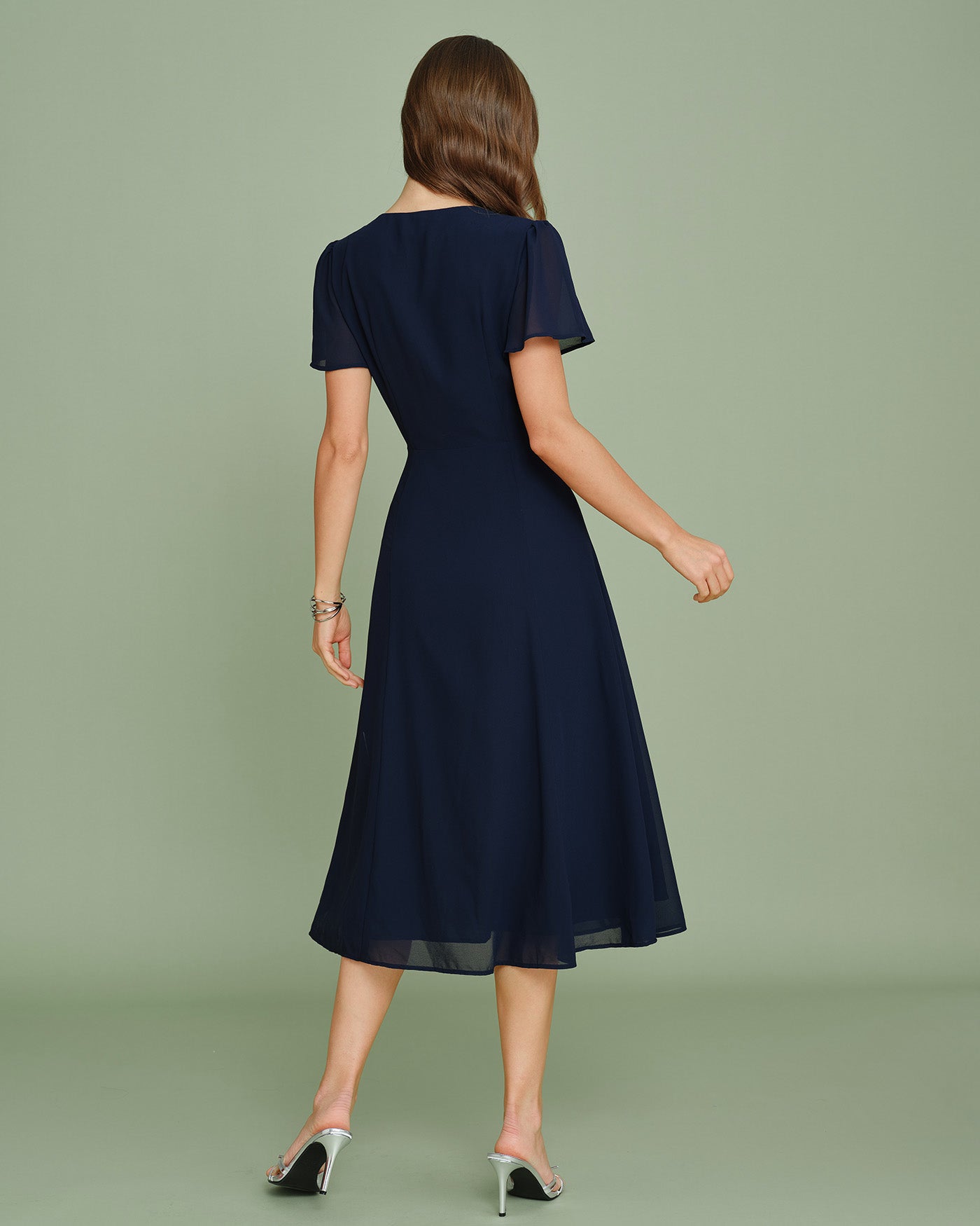 Vestido Midi de Chifón Cortado en Color Marino