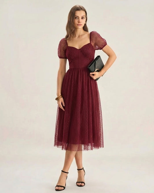 Vestido Midi de Lunares con Escote Corazón Rojo
