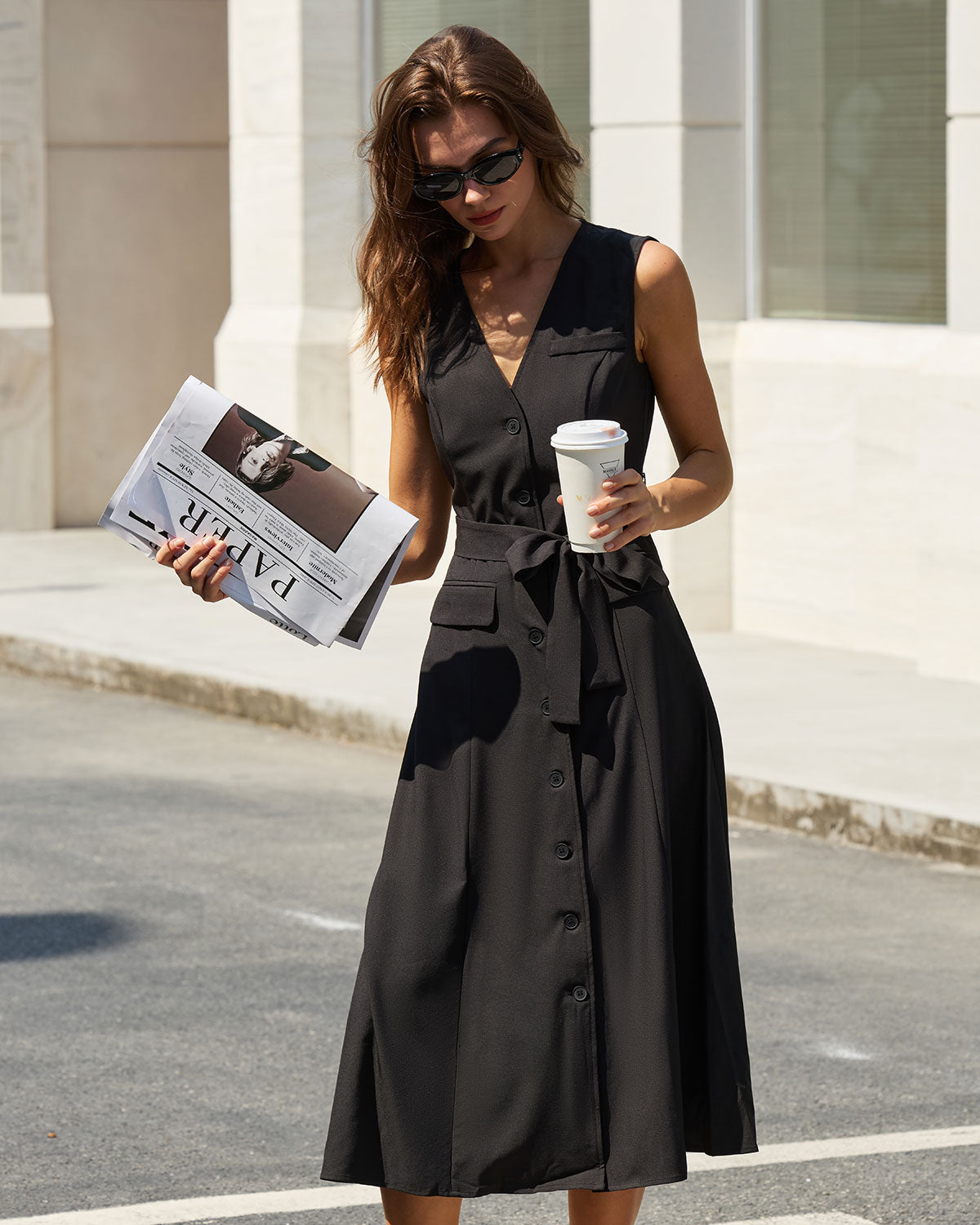 Vestido Midi Sin Mangas con Cinturón y Escote en V Negro