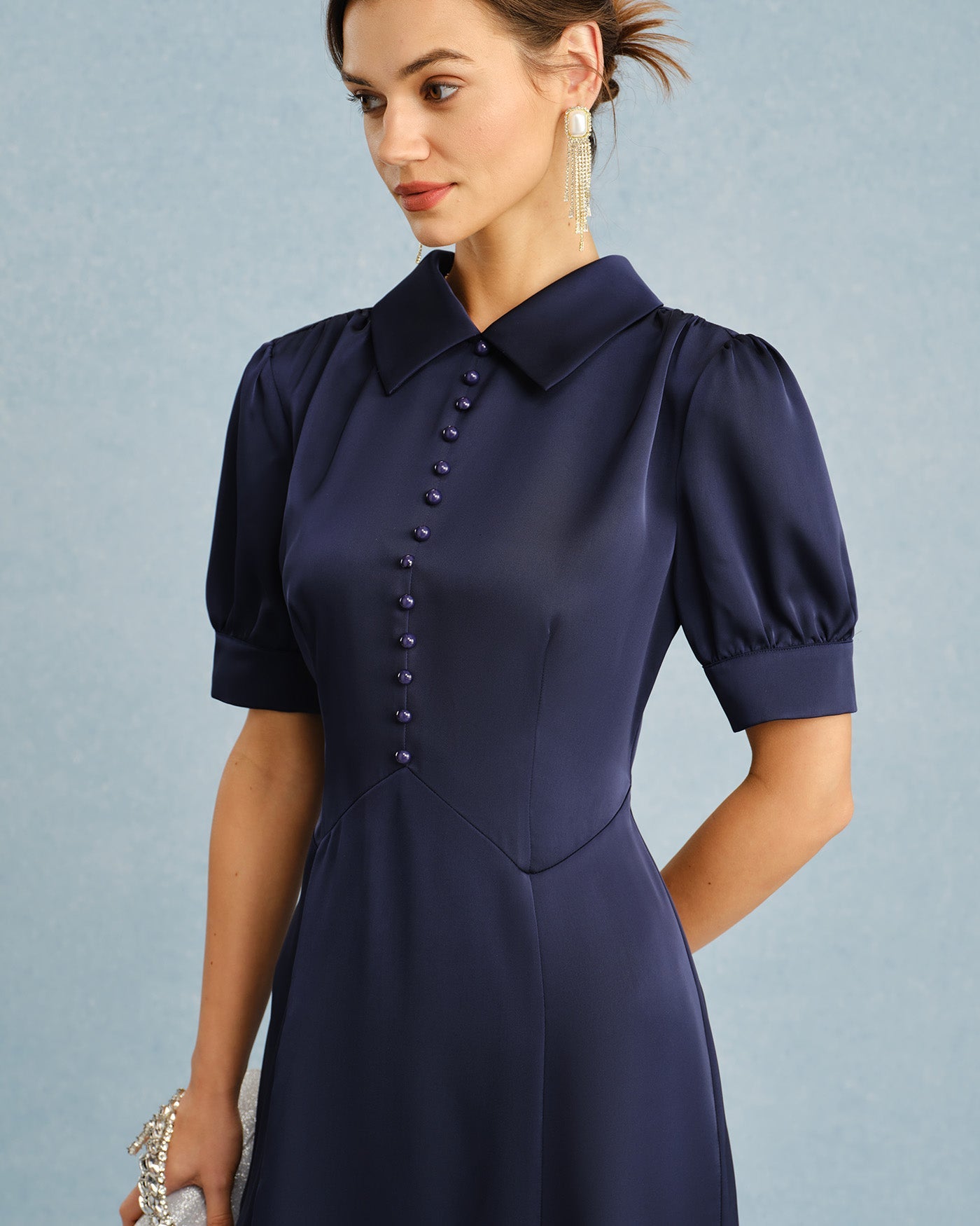 Vestido Midi de Satén con Cuello de Marinerito y Mangas Abullonadas