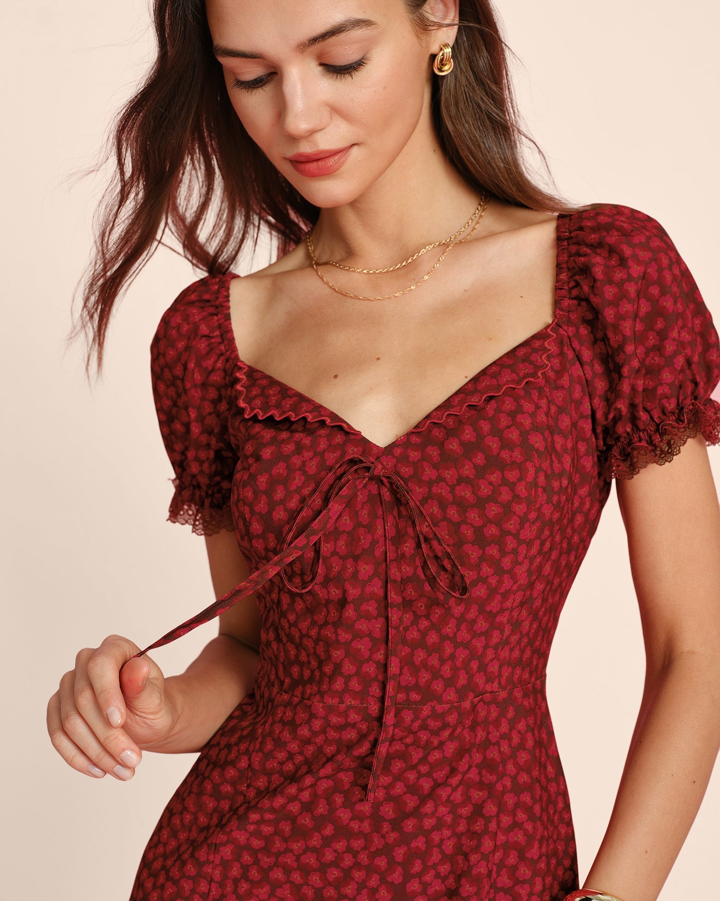 Vestido Midi Floral de Encaje con Cuello en V Rojo