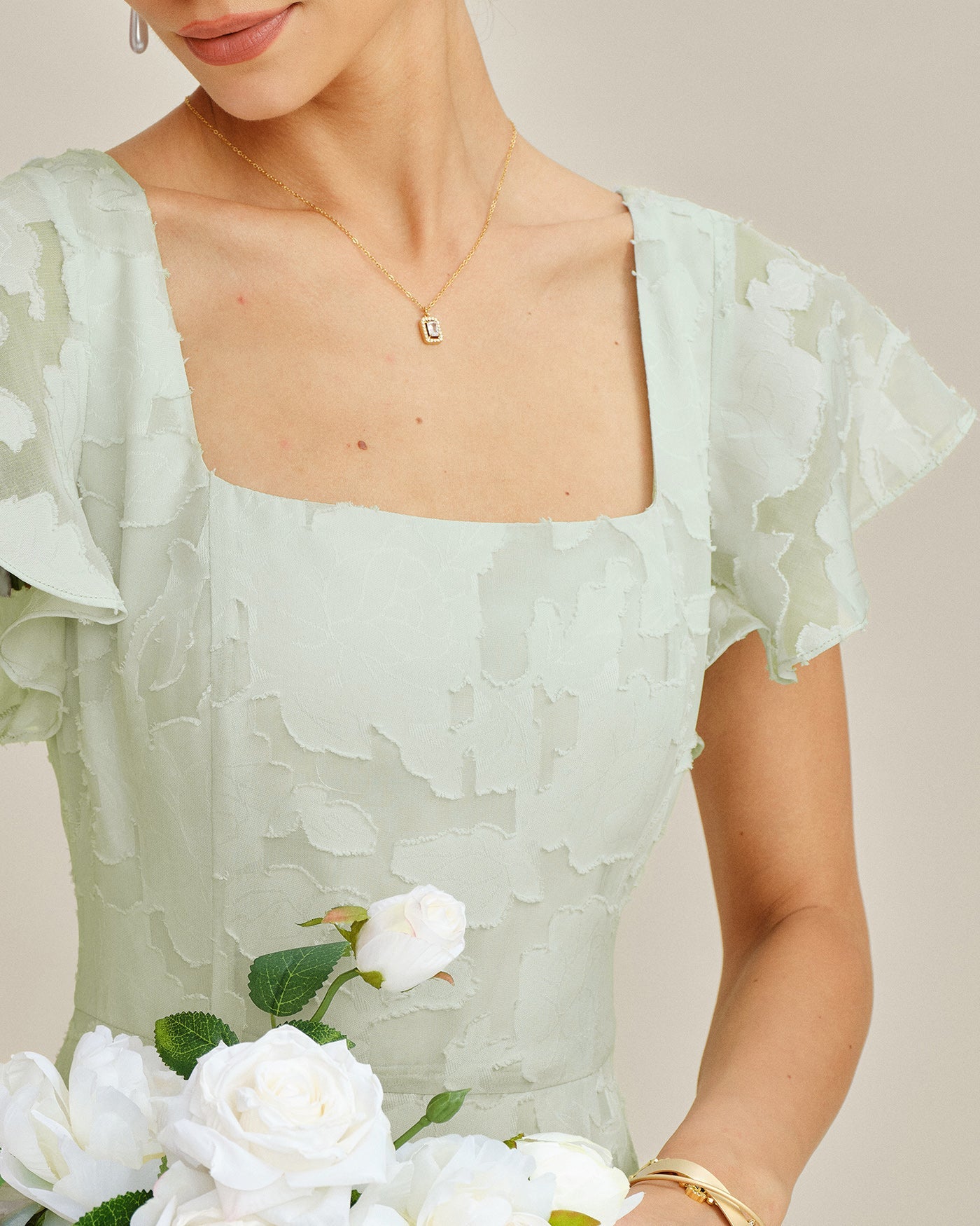 Vestido Midi Texturizado Floral de Cuello Cuadrado Verde