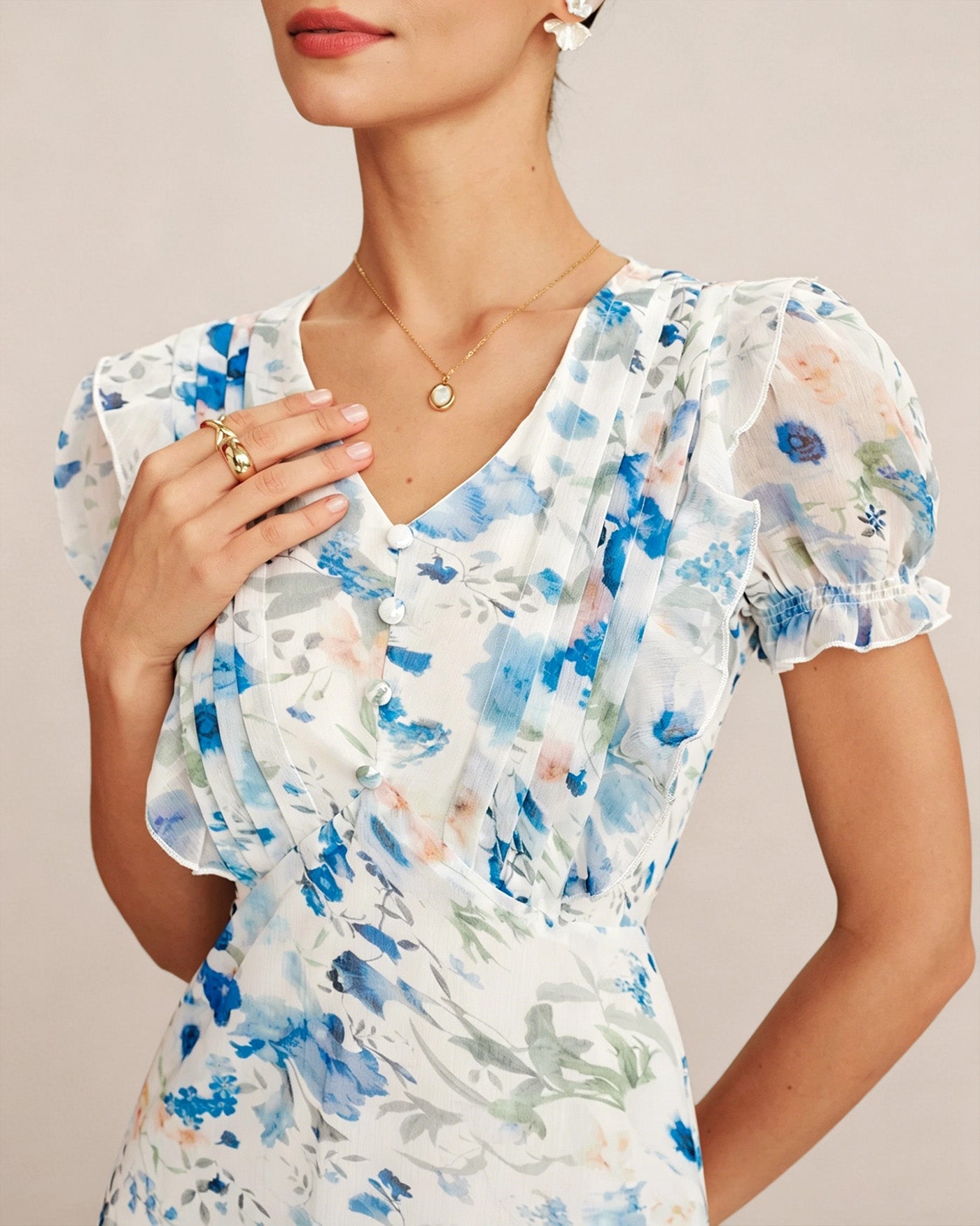 Vestido Midi Shirred con Cuello en V Floral Azul