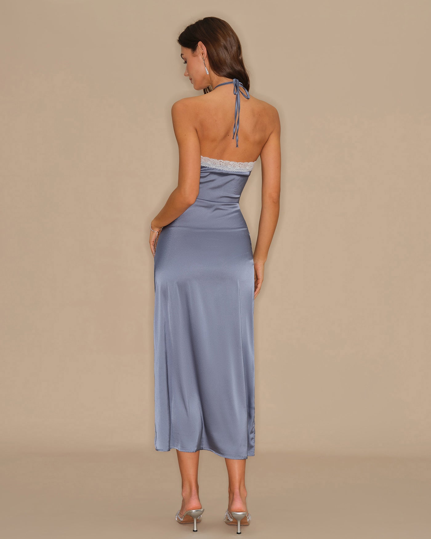 Vestido Midi de Encaje con Halter Azul