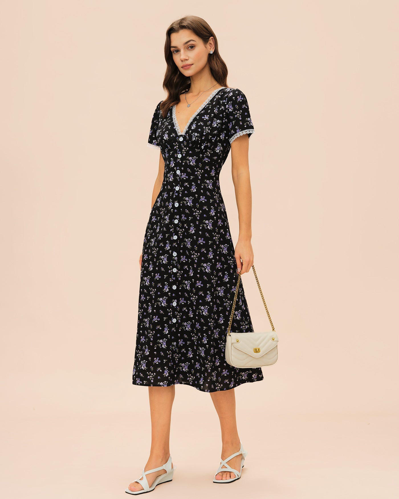 Vestido Midi Floral de Encaje Negro con Escote en V