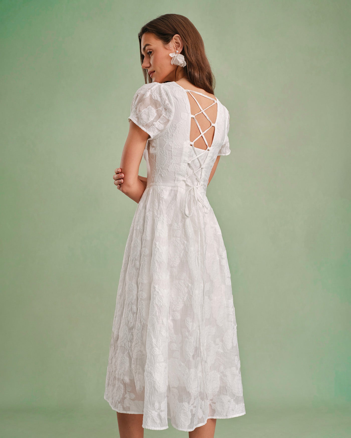 Vestido Midi Blanco con Escote Cuadrado y Cruce
