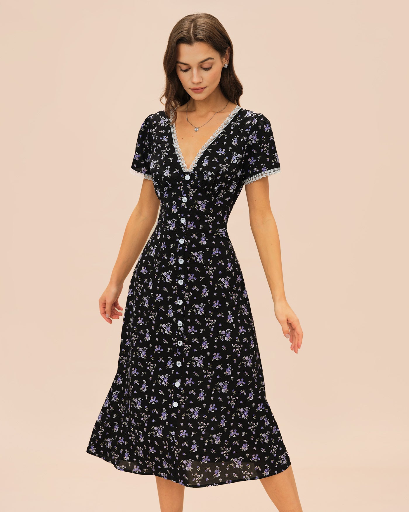 Vestido Midi Floral de Encaje Negro con Escote en V