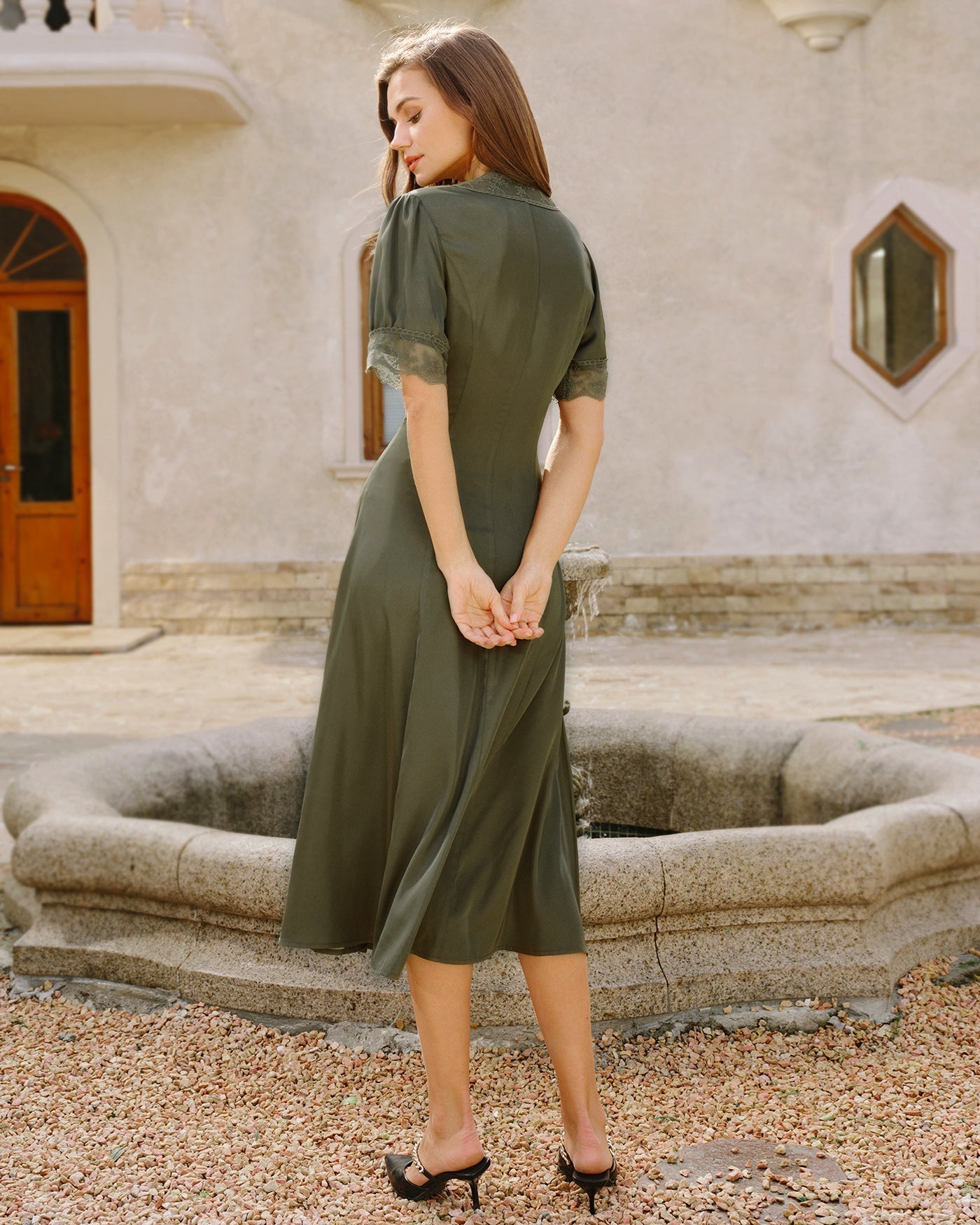Vestido Midi de Satén con Encaje Verde