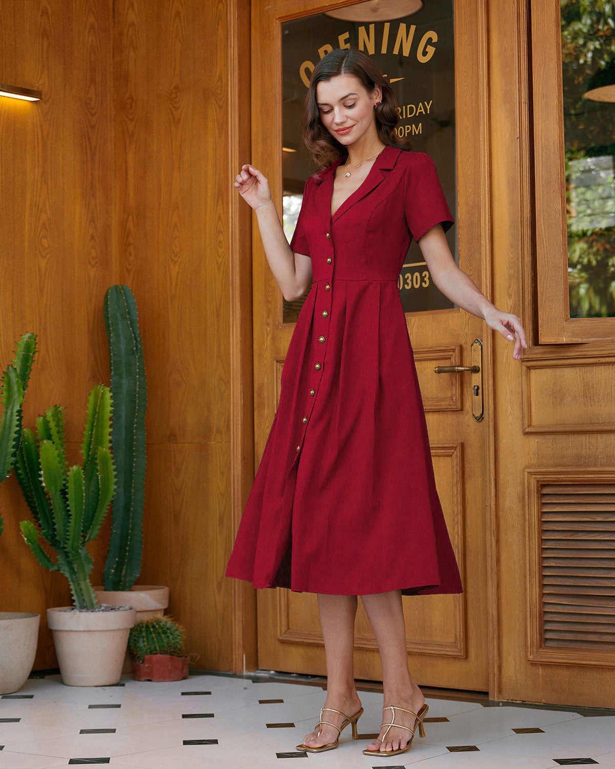 Vestido Midi Plisado Rojo en A con Botones