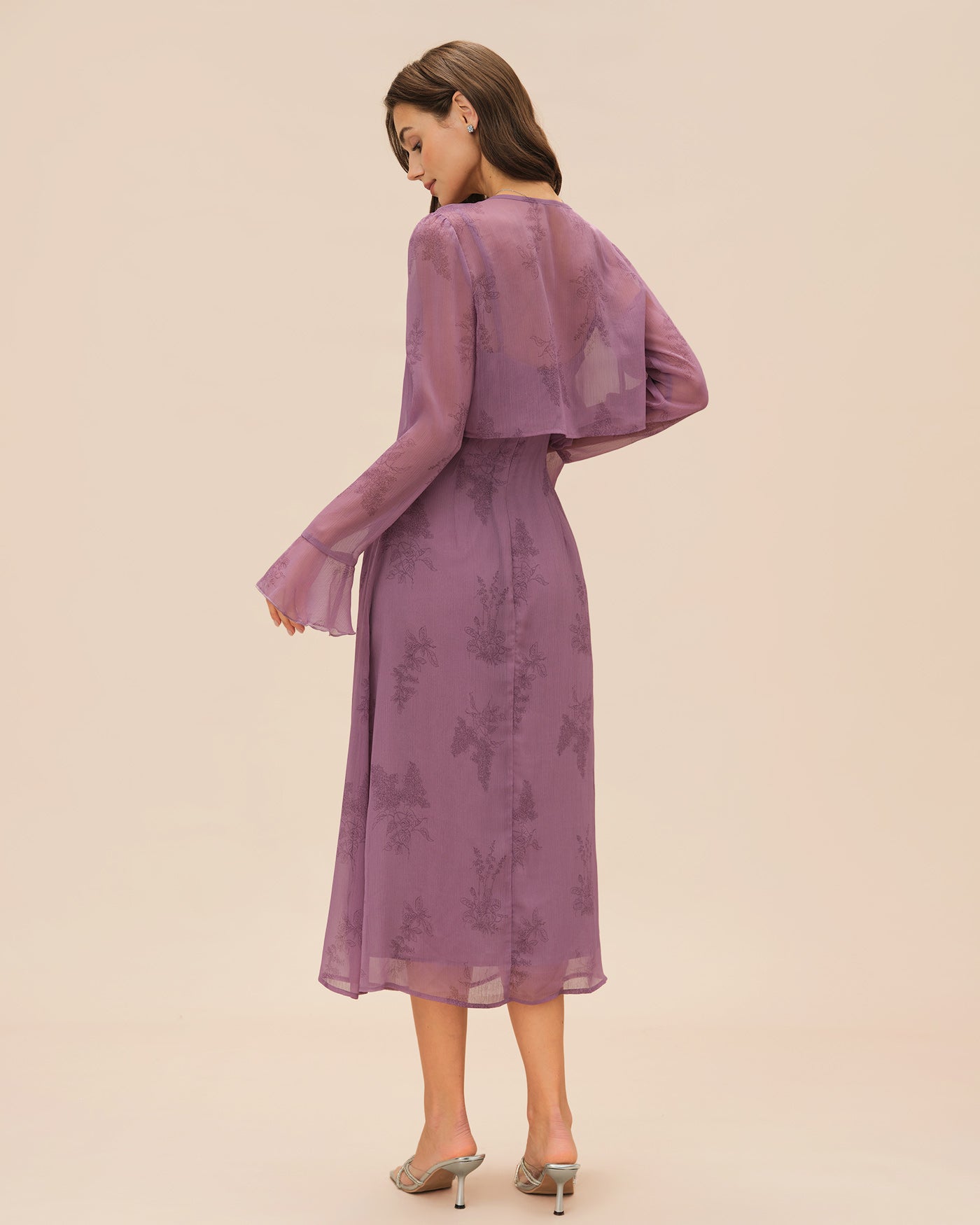 Vestido Midi Deslizante Con Ruches de Flores Moradas