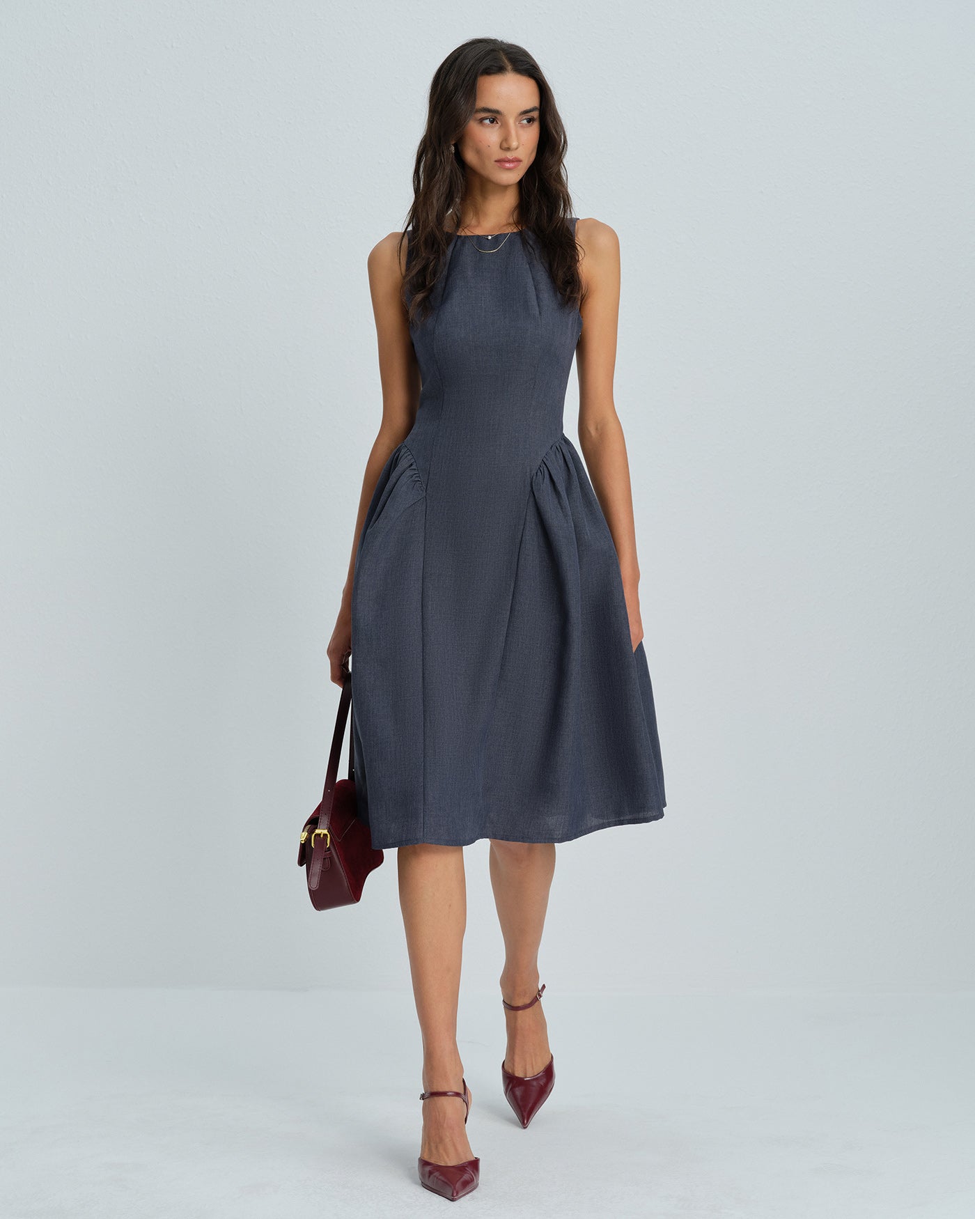 Vestido Midi Sin Mangas de Cuello Barco Gris