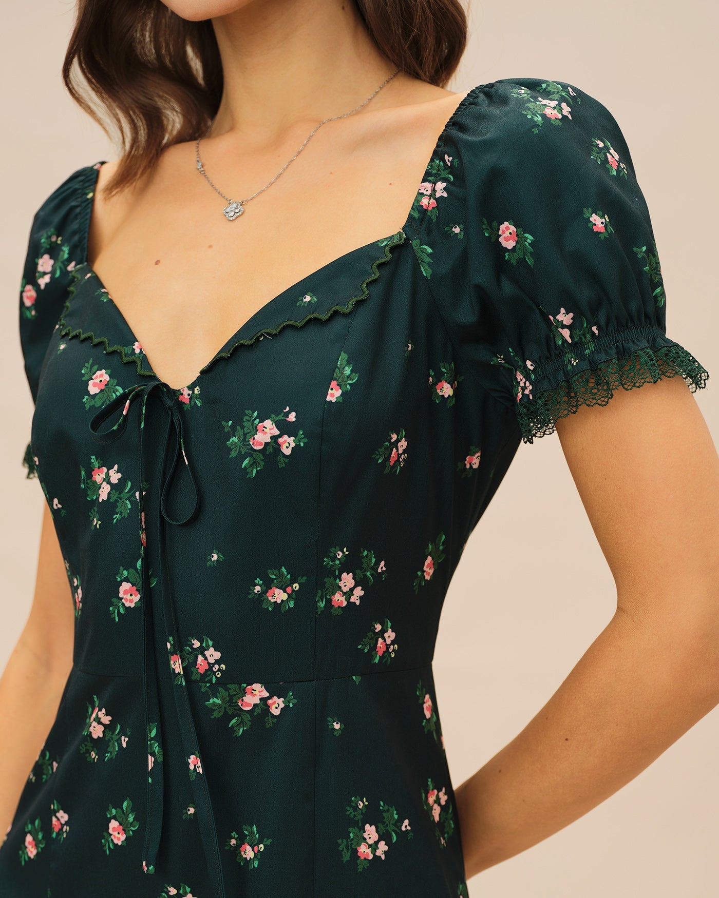 Vestido Midi Floral con Mangas Abullonadas Verdes