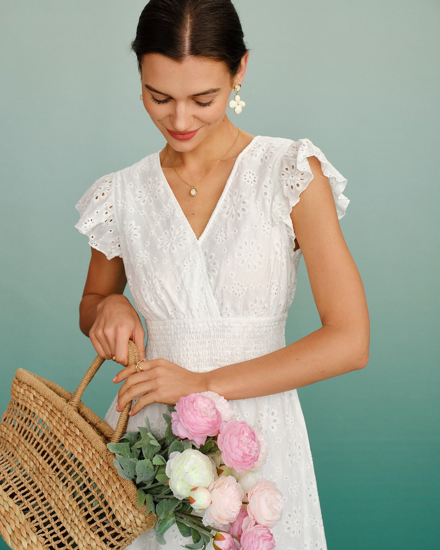Vestido Midi Shirred Blanco con Escote en V