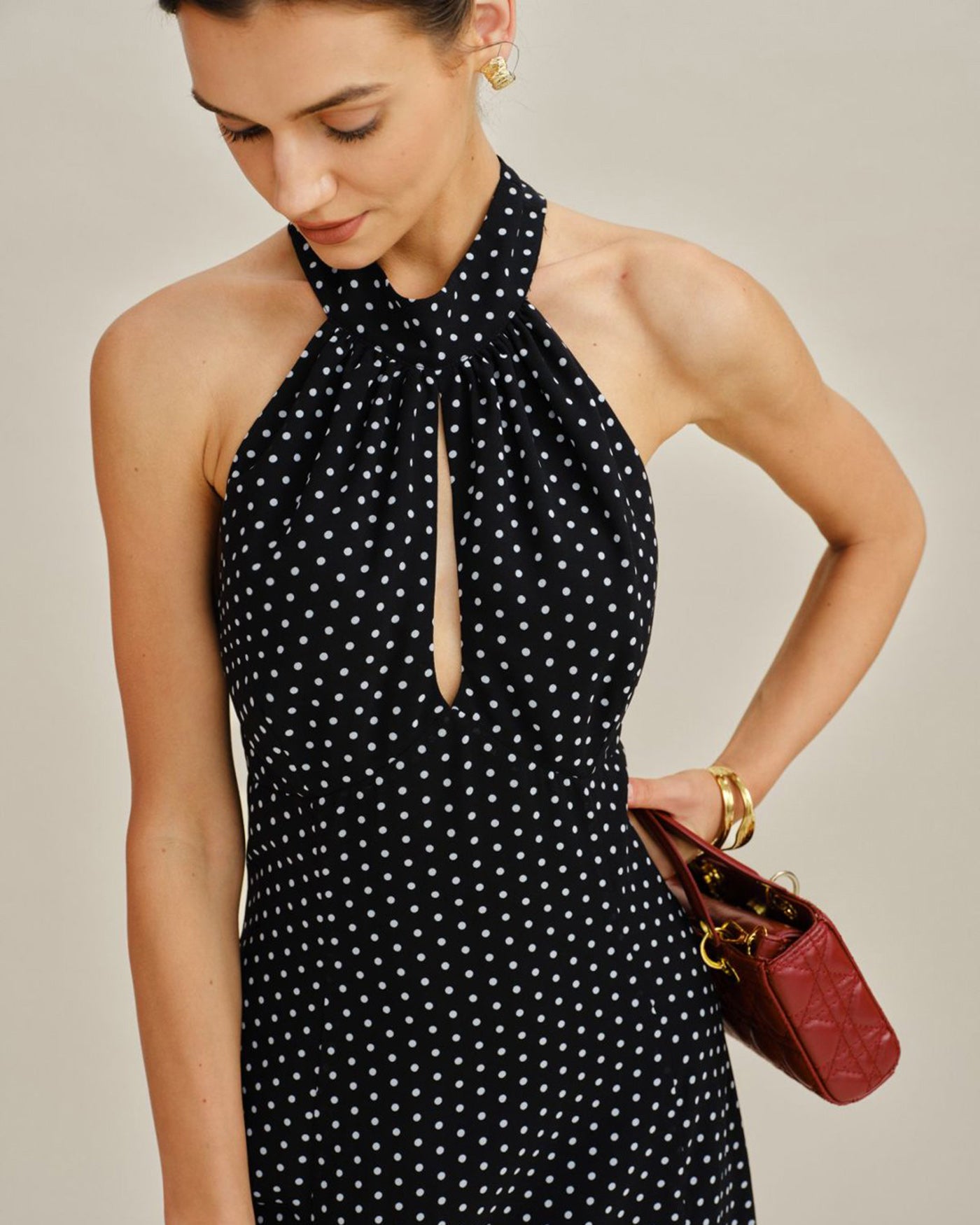 Vestido Midi Halter de Lunares Negros